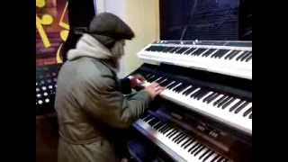 Дедуля играет импровизацию джаза | Grandpa plays jazz improvisation