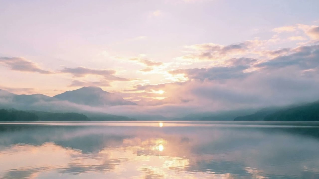 Peaceful Dawn – Instrumental Music for Reflection