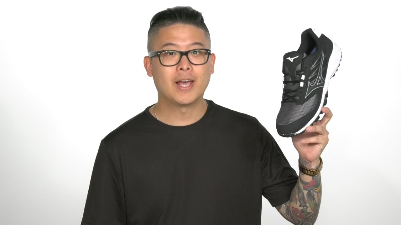 mizuno dominant turf