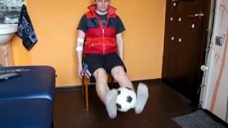 видео: Упражнения для ног сидя на стуле. С мячом / Exercises for feet sitting on a chair. With the ball картинка: Упражнения для ног сидя на стуле. С мячом / Exercises for feet sitting on a chair. With the ball