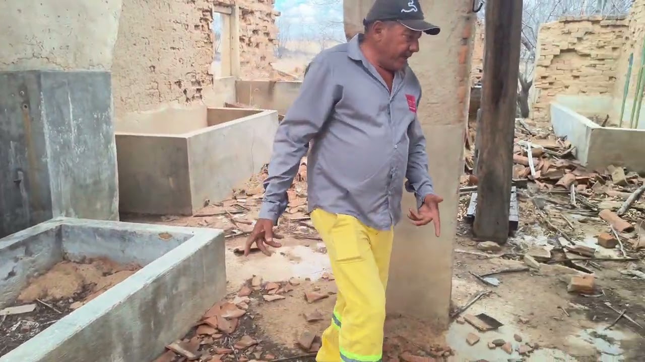 Visitando a casa de farinha abandonada 