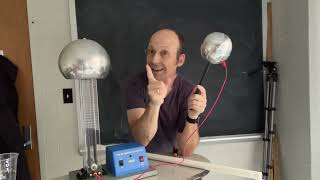 Electrostatic Demos with a Van De Graaff Generator