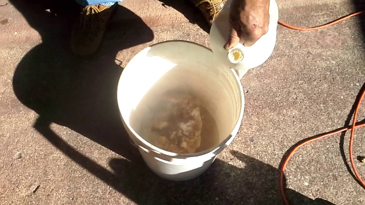 Cleaning geodes