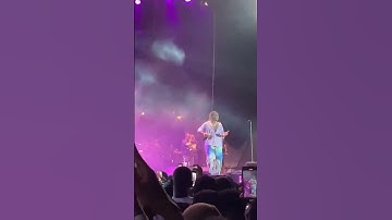 what a great  performance by fire boy in Uganda
