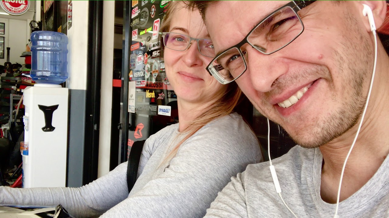 Пхукет Влог. Мотогонки, самая популярная пицца, шлепки для Макса и угорь на ночном рынке.