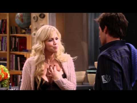 What I Like About You - Season 4 Episode 9 - Vic and Val kiss - finally!