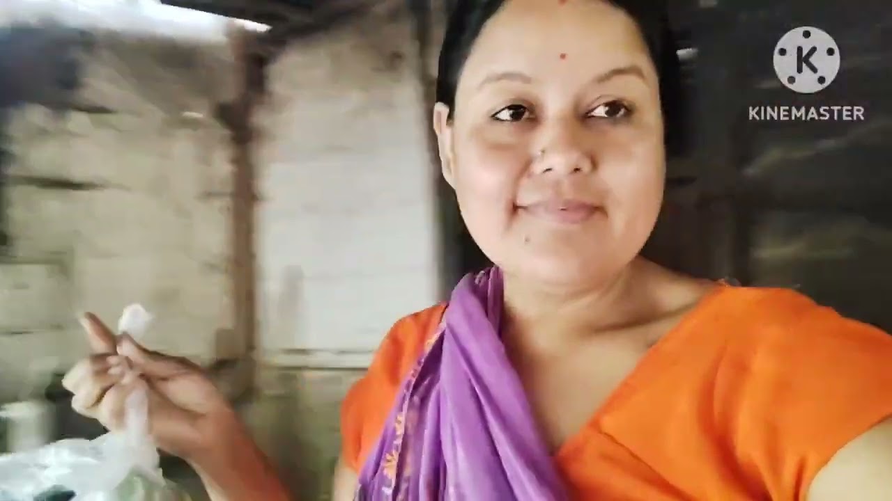 Чеснок с местным мясом. Я нарезал овощи под бамбуком.