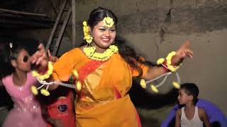 গ্রামের বিয়েতে গায়ে হলুদে নতুর বৌ নিজেই নাচ দেখালেন | Village Wedding Bride Dance | MV WEDDING MEDIA