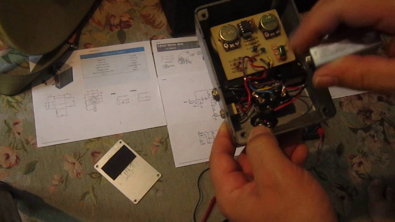 Ross Distortion pedal: Diagnosis and repair part 1 - YouTube