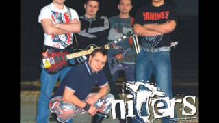 Video thumbnail of "Niters - Punx not red"