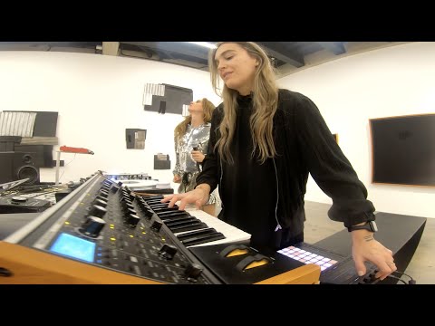 Pao Calderon + Charlotte - Spacetime (Live Act Video) @ LGM Art Gallery