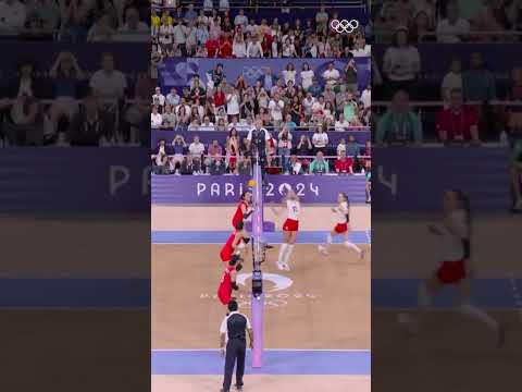 What a move from the setter!💥 #Olympics #Volleyball