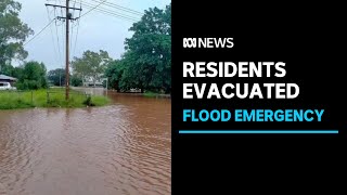Residents being evacuated by NT emergency services due to major flooding | ABC News