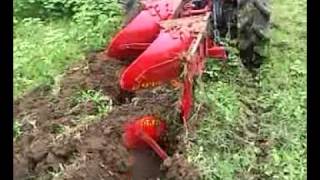 Kubota L3408 Tractor with Plough.3gp