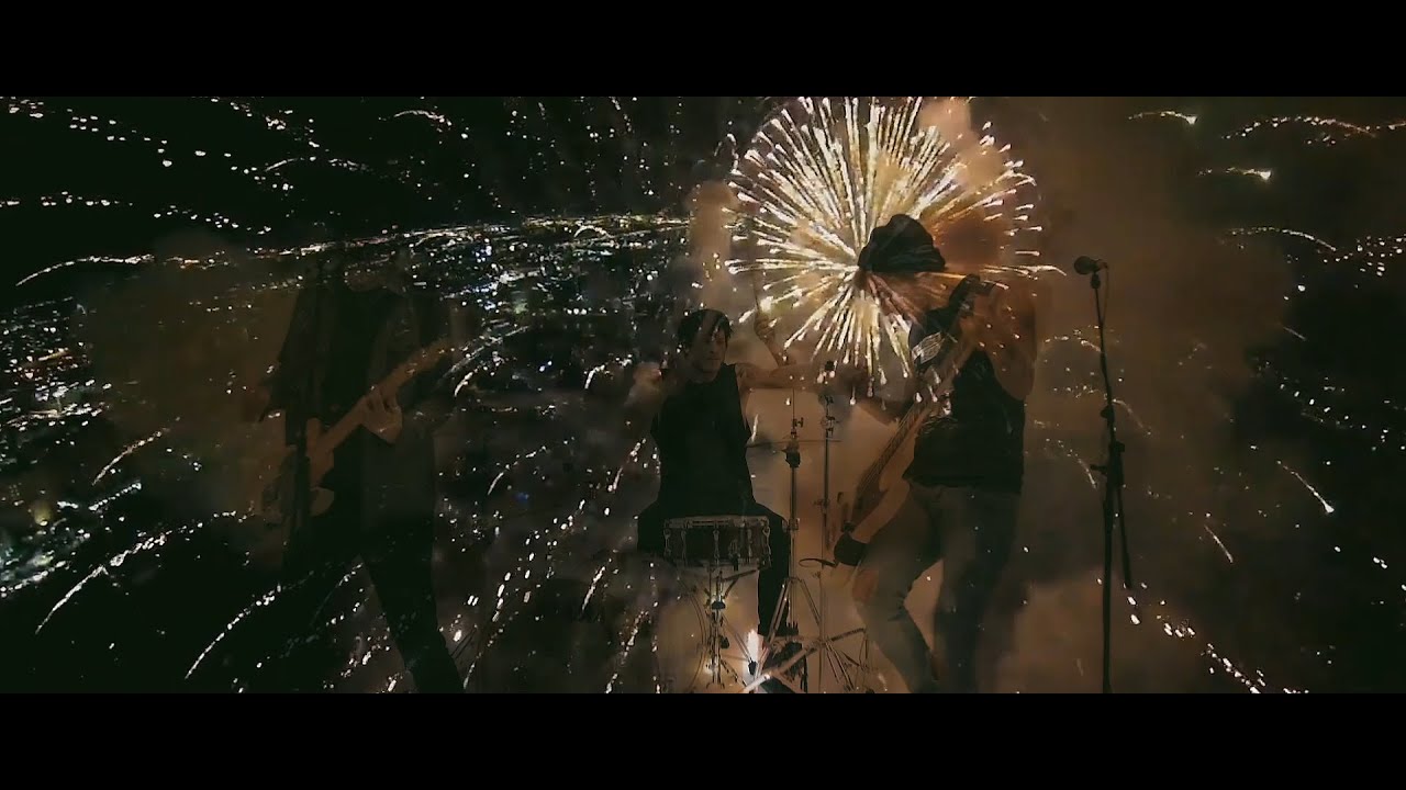 Watch ITCHY - Dancing in the Sun (Official Video) on YouTube Watch ITCHY - Dancing in the Sun (Official Video) on YouTube