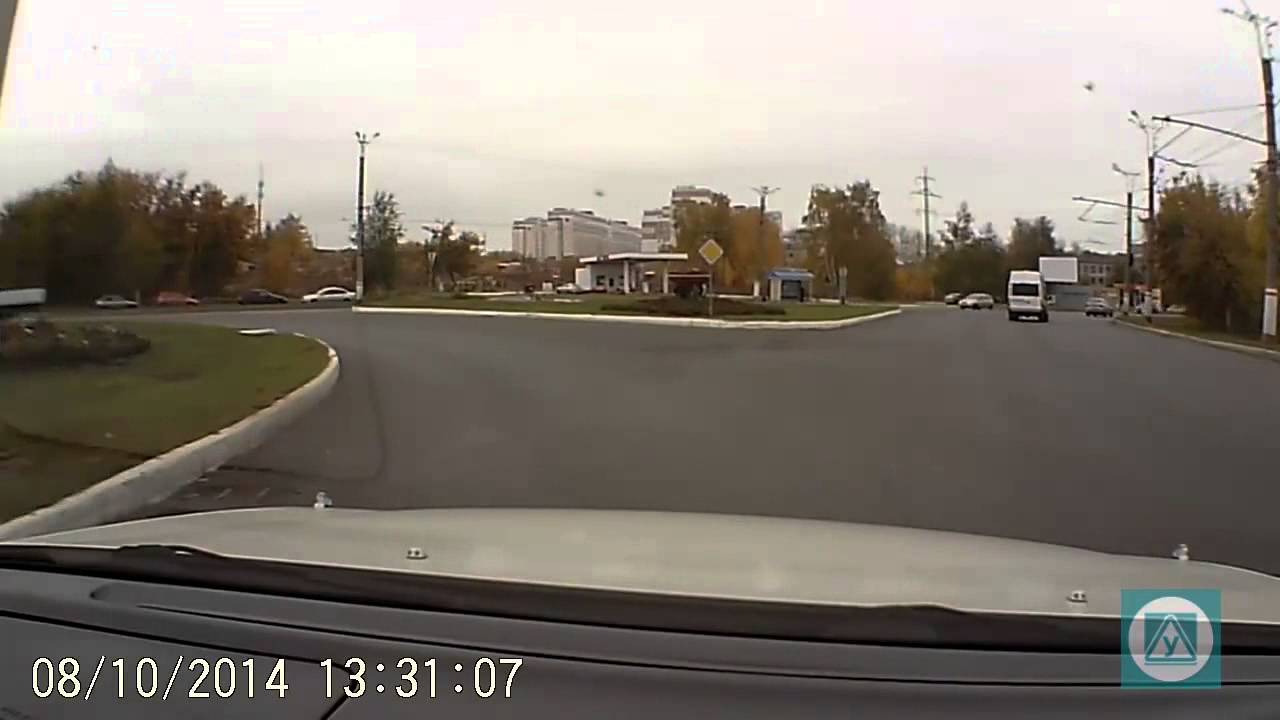 Выезд с кругового перекрестка - YouTube