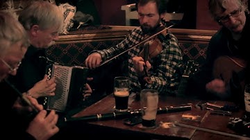 Dolan's pub (Limerick, Ireland) - Irish Traditional Music Session