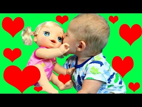 Baby LOVE!!! New Crawling Baby Alive Doll Girlfriend Baby Go Bye Bye Gross Diaper & Funny Kids