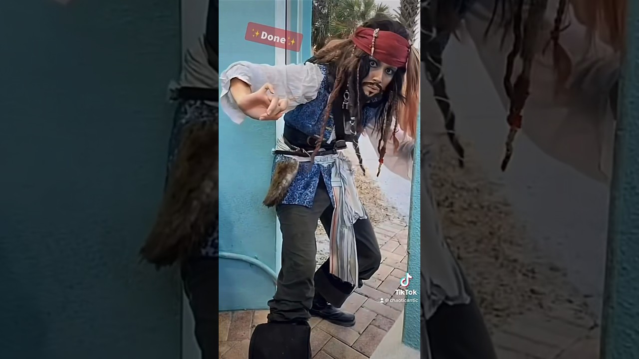 I forgot to bring my jar of dirt too 😭 #jacksparrow #piratesofthecaribbean #disney #cosplay
