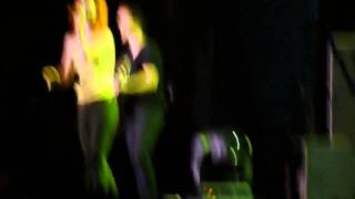Paramore (AIN'T WOMAN ENOUGH cover) Chicago 08/18/10
