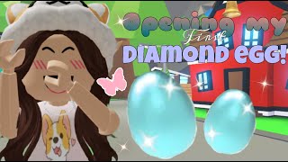 OPENING ME FIRST EVER DIAMOND EGG IN ADOPT ME 😱💎