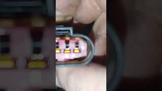 Releasing connectors Releasing connectors