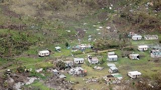 видео Ураган «Уинстон» на Фиджи унес жизни 29 человек