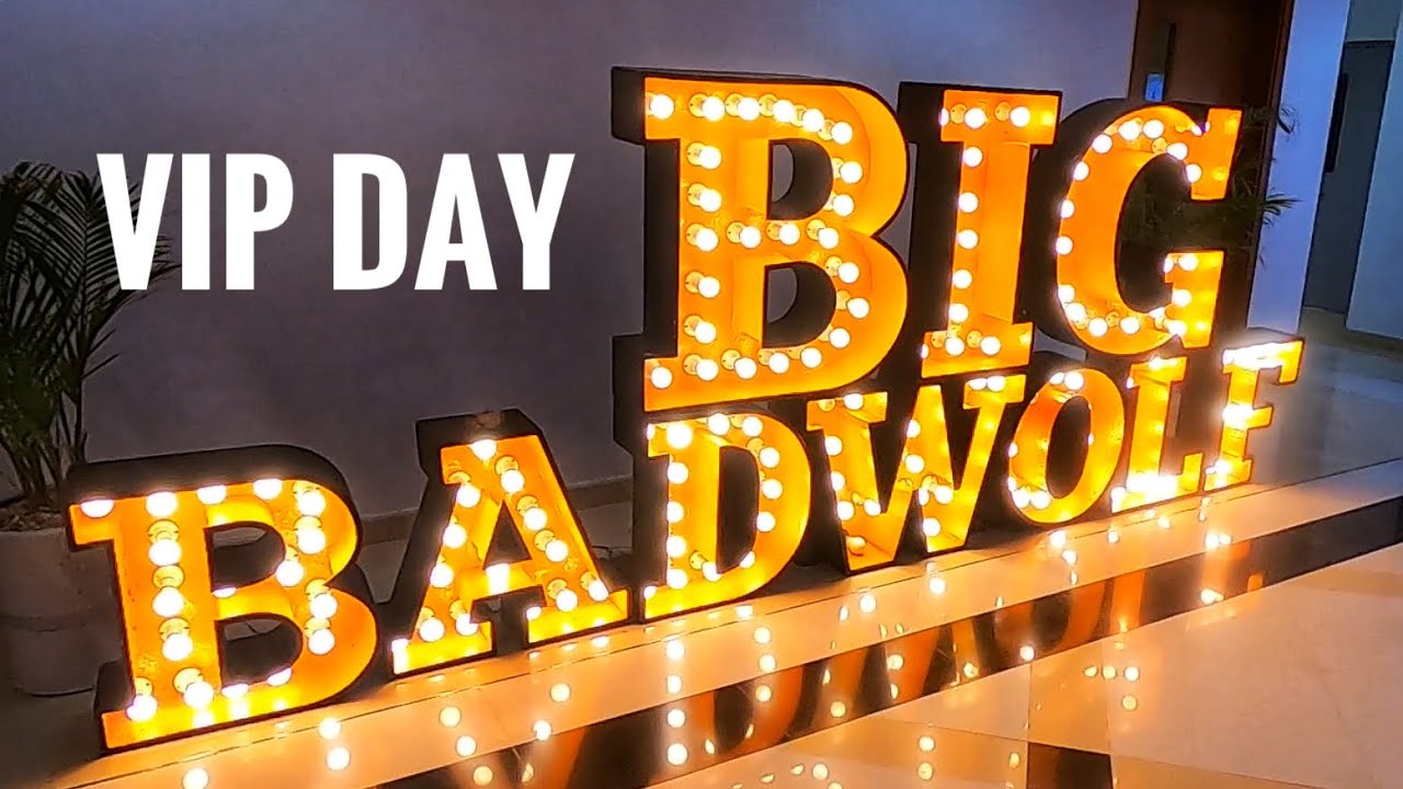 Big Bad Wolf Book Sale Dubai 2019 | VIP Day - YouTube