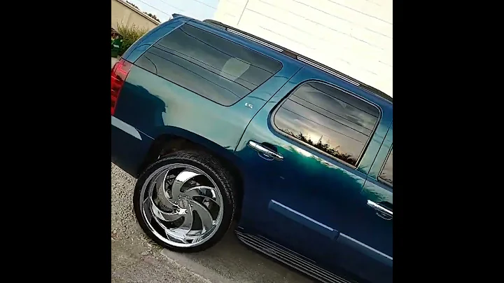 26 inch chrome strada retro on chevy tahoe rims ti...