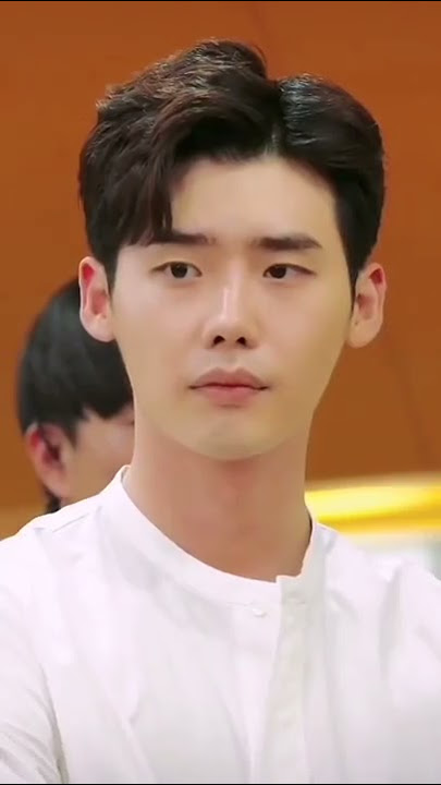 he didn't recognize his girlfriend 😔#wtwoworlds #wtwoworldskdrama #kdrama #korea #leejongsuk