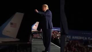 Зажигательный танец Трампа. #УЛЬТРАБЕСЕДА #РОССИЯ #КОСТОМУКША