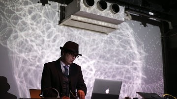 Beyond Code / Nyolfen x GRAIN noir