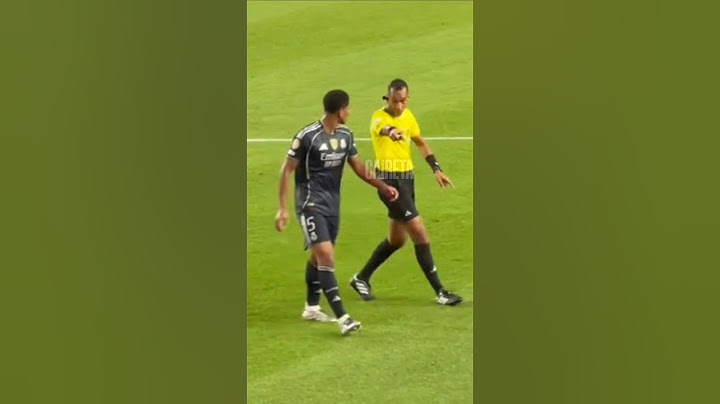 BELLINGHAM PELEÁNDOSE CON EL ÁRBITRO EN EL MUNDIAL DE CLUBES REAL MADRID SALZBURGO