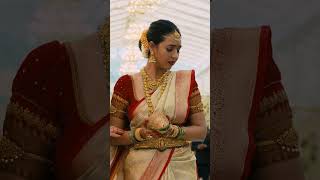 Marriage Scene from Yuva Movie Out Now | Yuva Rajkumar | Achyuth Kumar | Santhosh | Hombale Films
Witness the beautiful marriage scene featuring Yuva Rajkumar and Achyuth Kumar from the film.
Movie Credits:
Cast: Yuva Rajkumar, Sapthami Gowda, Achyuth Kumar, Sudharani, Kishore
Banner: Hombale Films
Producer : Vijay Kiragandur
Director: Santhosh Ananddram
DOP: Shreesha Kuduvalli
Editor: Ashik kusugolli
Music: B.Ajaneesh Loknath
Music On Anand Audio
Achyuth Kumar, Sudharani, Kishore
Production Design: Vishwas Kashyap
Poster designer: Prashanth Studio
Costume Designer: Bharath Sagar
Executive producer: Yogi G Raj
Trailer Edit: Ujwal Chandra
Manager: KS Champakadhaama Babu, Kumar S, Manohara
Direction Team: Arun Ram, Goutham Karanth, Sagar YA, Sunil Bharadwaj S, Likith.S, Akshay Lokesh
Makeup: Gangaraju
Digital Media & Marketing Partner: Silly Monks
Digital Media PR &Marketing: Prasad Bhimanadham
PRO: Sudheendra Venkatesh
Subtitles: Samarth Madhusudan Rao
For More Updates:
YouTube: https://www.youtube.com/channel/UCarJoVXH0T2pdtcHBu9J8Bw
Facebook: https://www.facebook.com/HombaleFilms/
Twitter: https://www.Twitter.com/hombalefilms
Instagram: https://www.instagram.com/hombalefilms
In Association with Divo:
FB : https://www.facebook.com/DivoKannada
Twitter : https://www.twitter.com/divomovies/
Insta : https://www.instagram.com/divomusicofficial/
#Yuva #YuvaRajKumar #SapthamiGowda #SanthoshAnanddram #VijayKiragandur #HombaleFilms #Ajneeshloknath #YuvaMovieScenes Marriage Scene from Yuva Movie Out Now | Yuva Rajkumar | Achyuth Kumar | Santhosh | Hombale Films