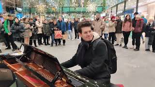 Are These The Biggest Hits Of 2023? Crazy Piano Medley In Munich Shopping Mall Thomas Krüger
