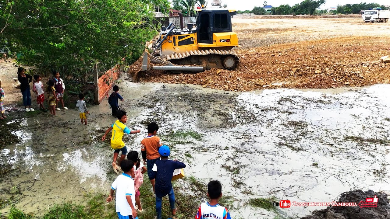 Best Corner Land Overfilling Operation! Dozer Powerfully Pushing Stones with Heavy Dump Trucks