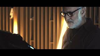 Ludovico Einaudi - Experience (Official Solo Piano Performance Video) Resimi