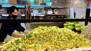 Over 1,000 orders a day of THIS? What's he making!? Japanese Street Food