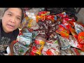 Dumpster diving magsara ang tindahan tinapon lahat ng panendang chocolates hinakot ni inday roning