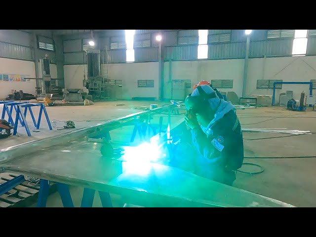 Welding the Odisea 48 - A Performace Catamaran build - Are we on schedule?