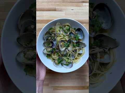 Anthony Bourdain's FAVORITE Dish | Linguine with Clams | #shorts