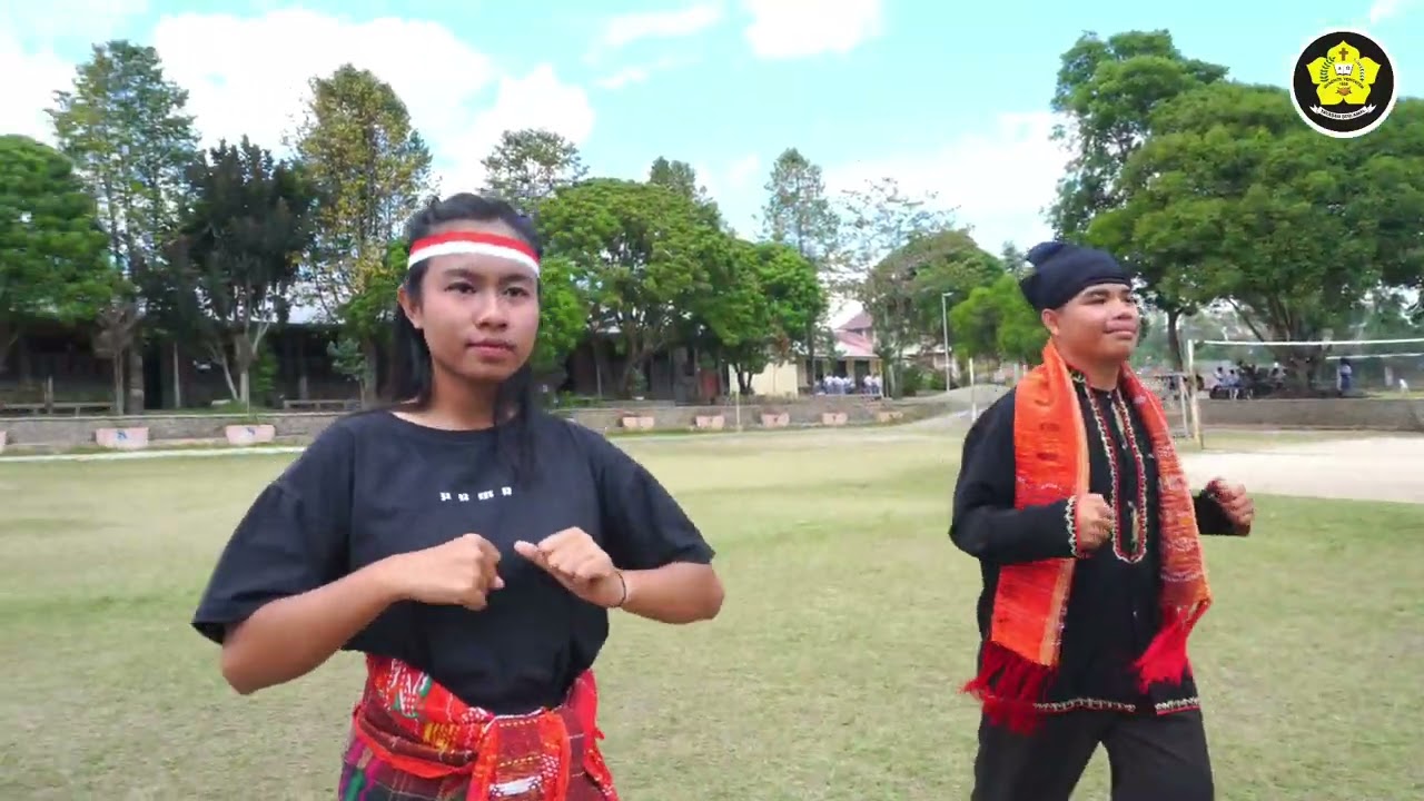 Tari Kolosal Tradisional - SMA St. Petrus Sidikalang