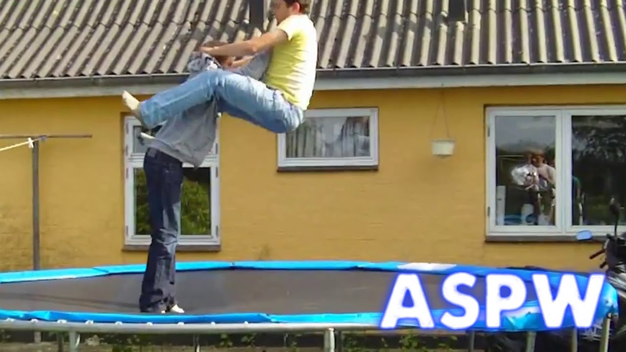 The TwoHanded Chokeslam (Khali Bomb) Wrestling Move YouTube