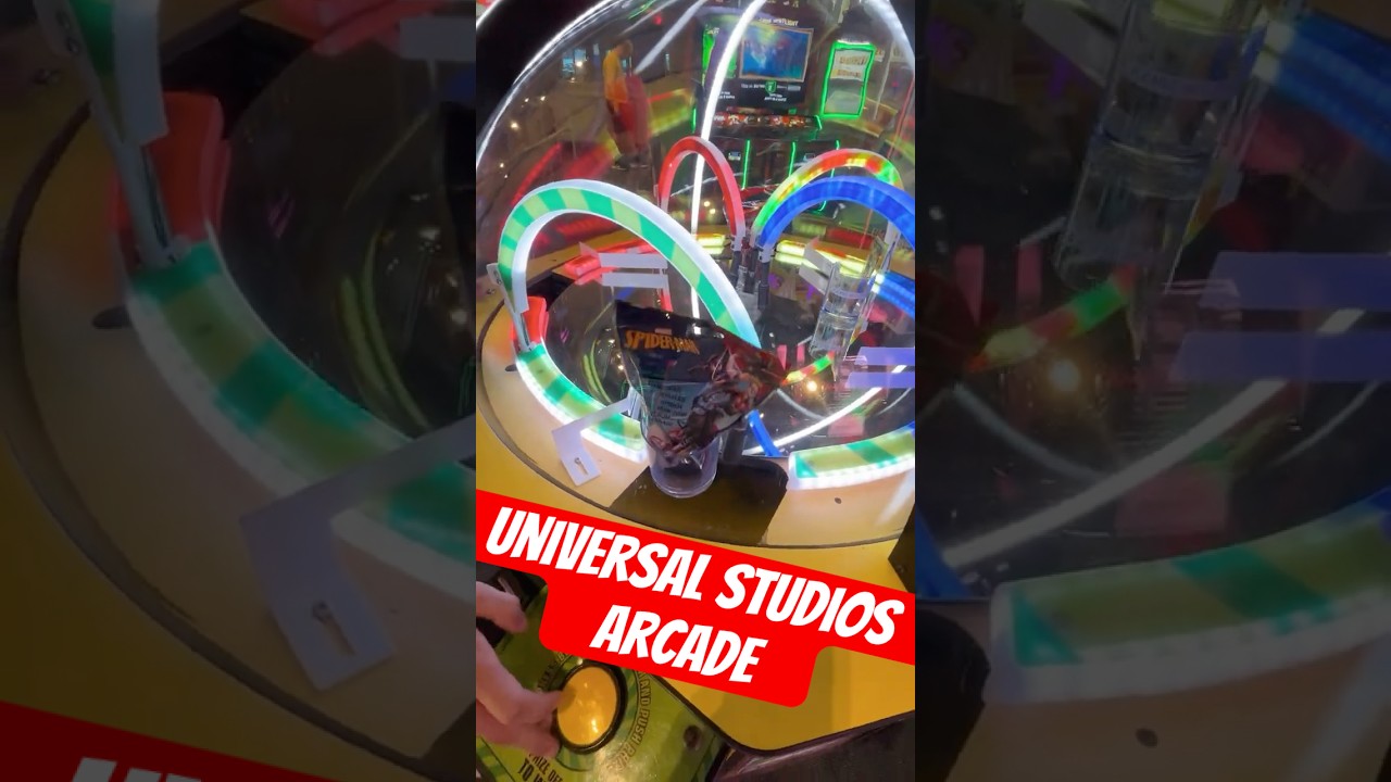 Playing Universal Studios Claw Machines! #shorts #arcadegames #clawmachine #arcadegame #arcade