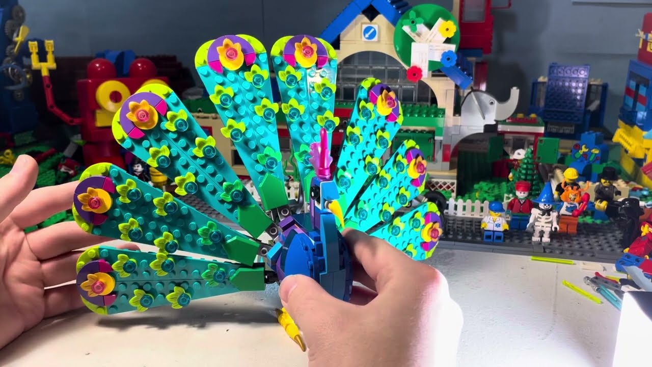 A Gorgeous Colorful Set! - LEGO Creator Peacock [review]