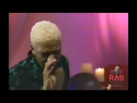 90's R&B kept singing when the music went off.....💯🎤🎶❤️