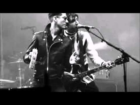 The Last Shadow Puppets - Aviation (lyrics)