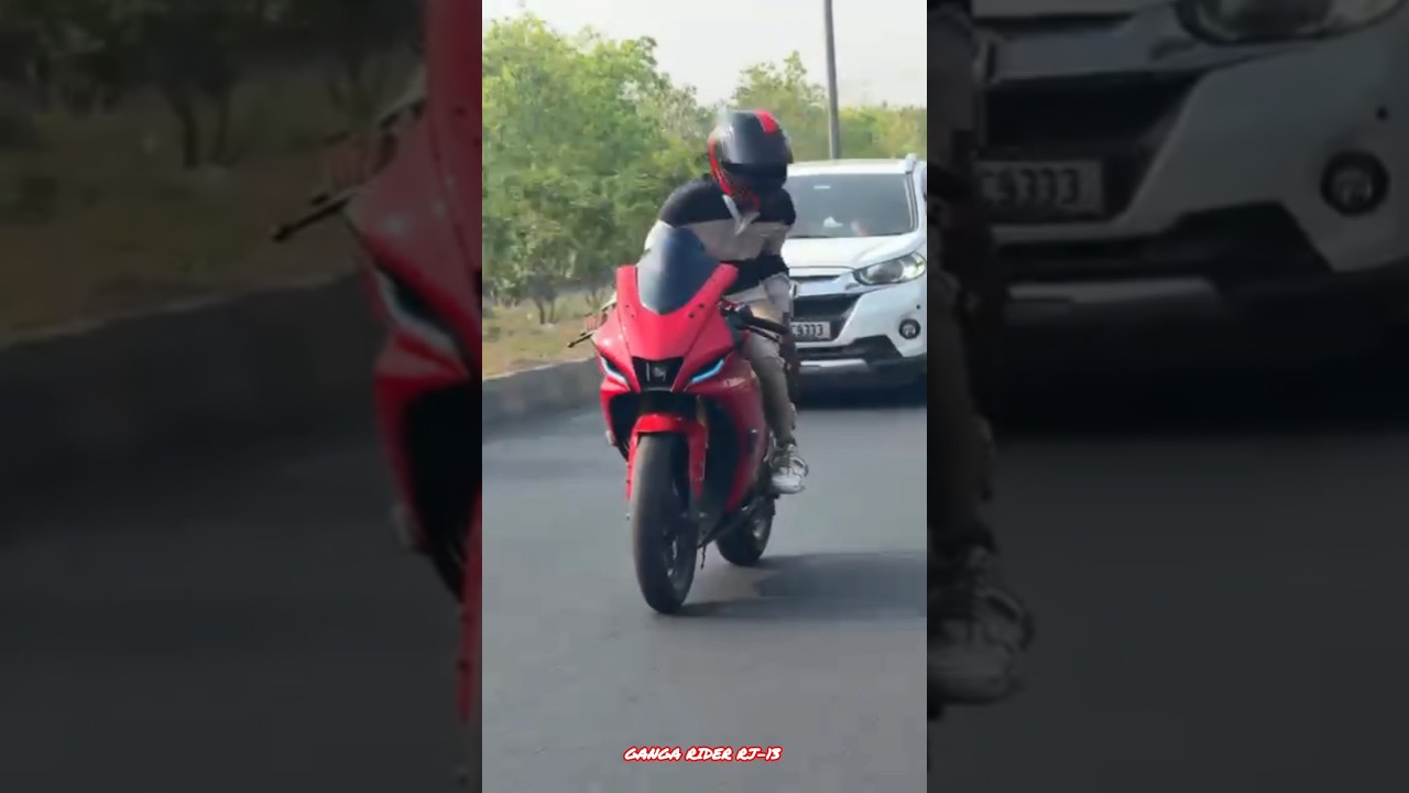 red colour yamha r15 v4 !! 