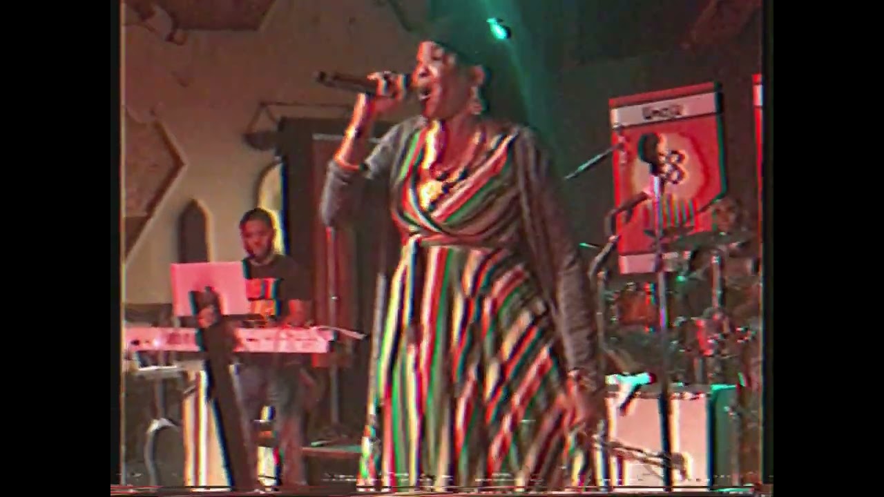 Dezarie   Keep Praising Jah Live  The World Beat Center 52222 