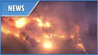 Ventura county, california, usa - thousands flee a wildfire in
southern california. sun subscribers get the latest breaking news and
videos directly to their...